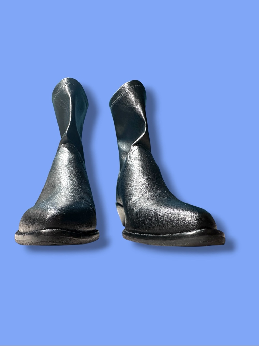EUC DKNY Women's Raelani Faux Leather Pointed Toe Ankle Boots SIZE 8 - Picture 4 of 15